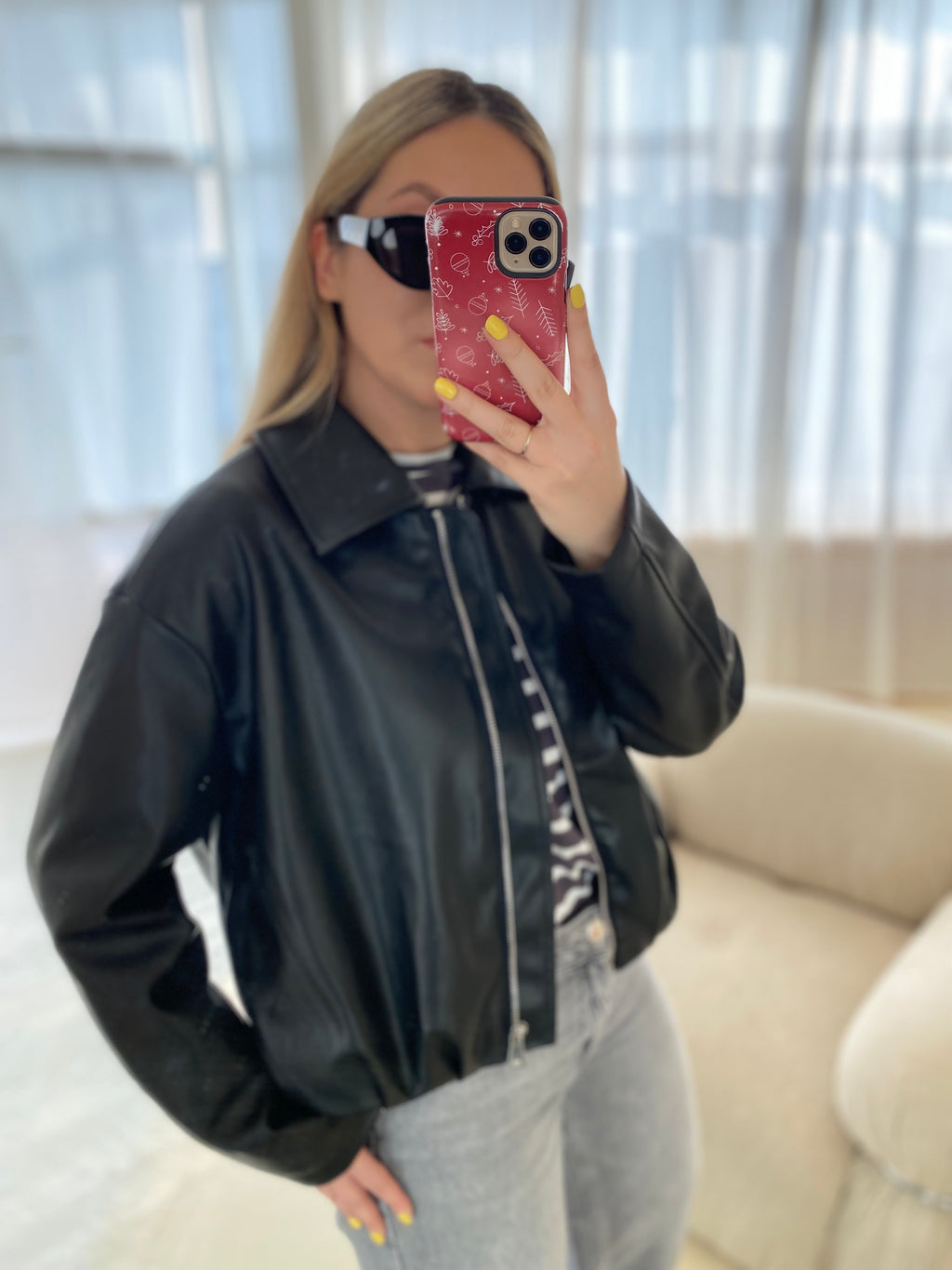 Juoda eko odos striukė su įsiuvu nugaroje „Noire Form Jacket“
