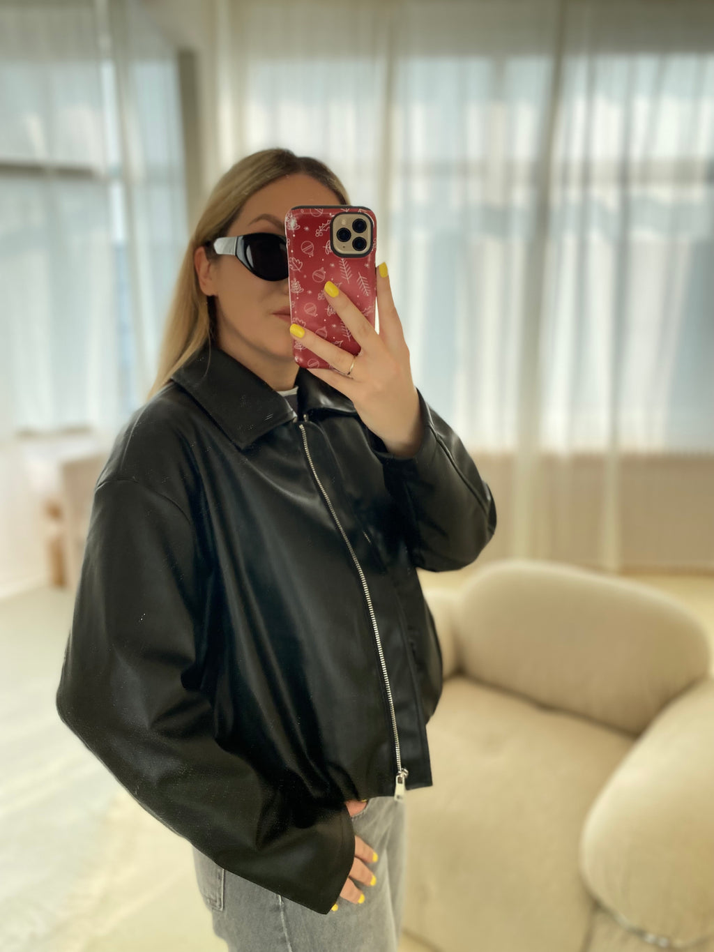 Juoda eko odos striukė su įsiuvu nugaroje „Noire Form Jacket“