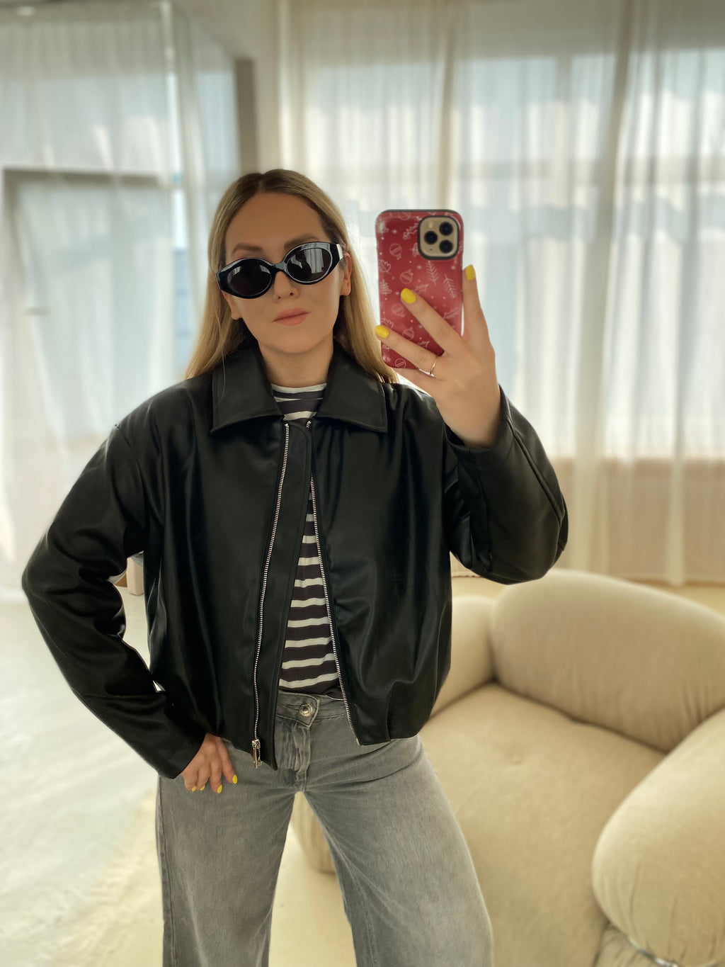 Juoda eko odos striukė su įsiuvu nugaroje „Noire Form Jacket“