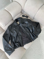 Juoda eko odos striukė su įsiuvu nugaroje „Noire Form Jacket“