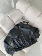 Juoda eko odos striukė su įsiuvu nugaroje „Noire Form Jacket“