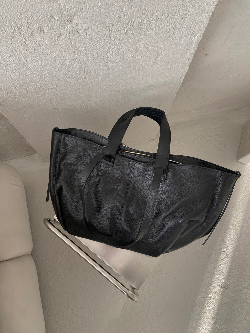 Natūralios odos rankinė „Luna Black“