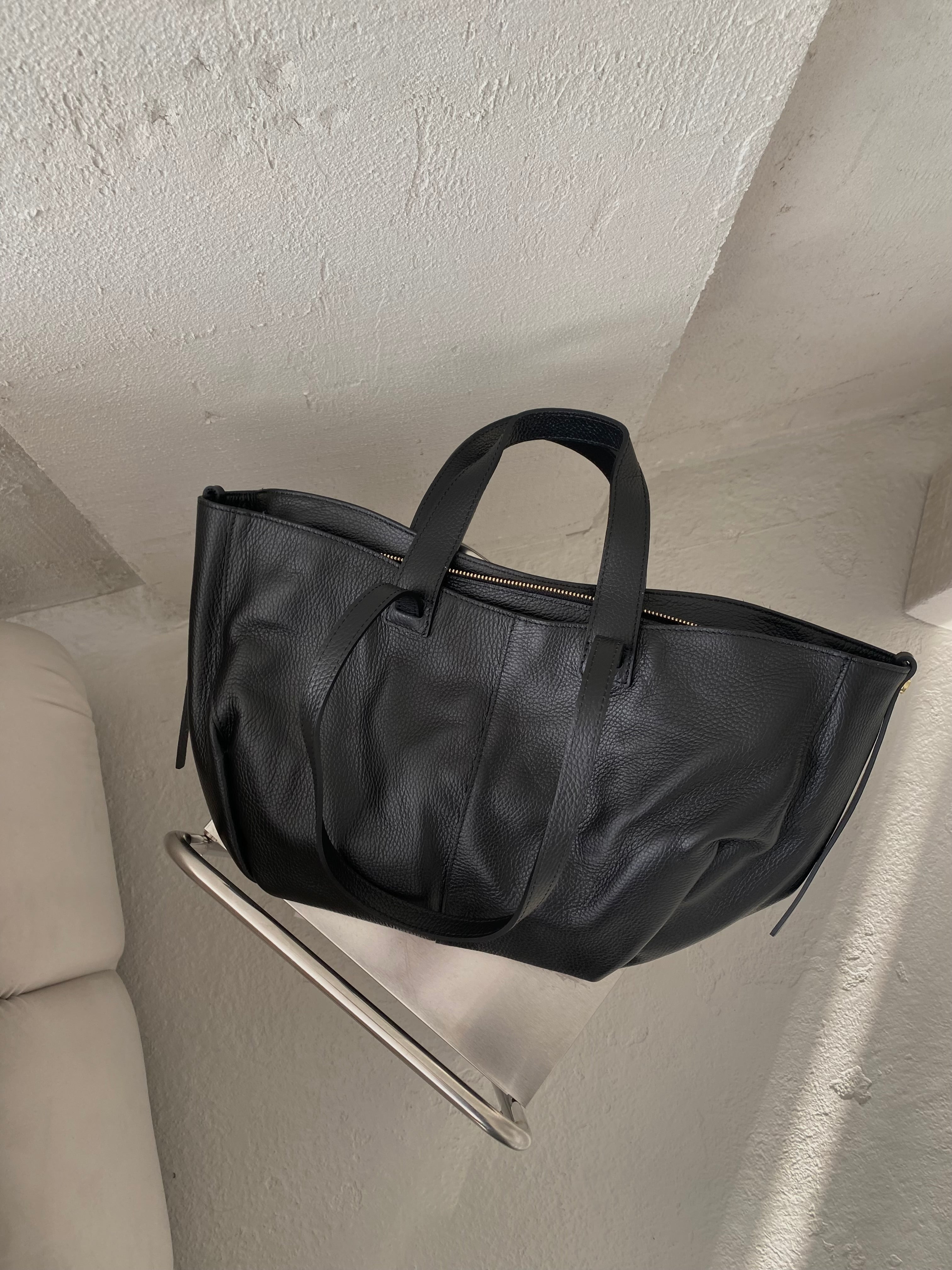 Natūralios odos rankinė „Luna Black“