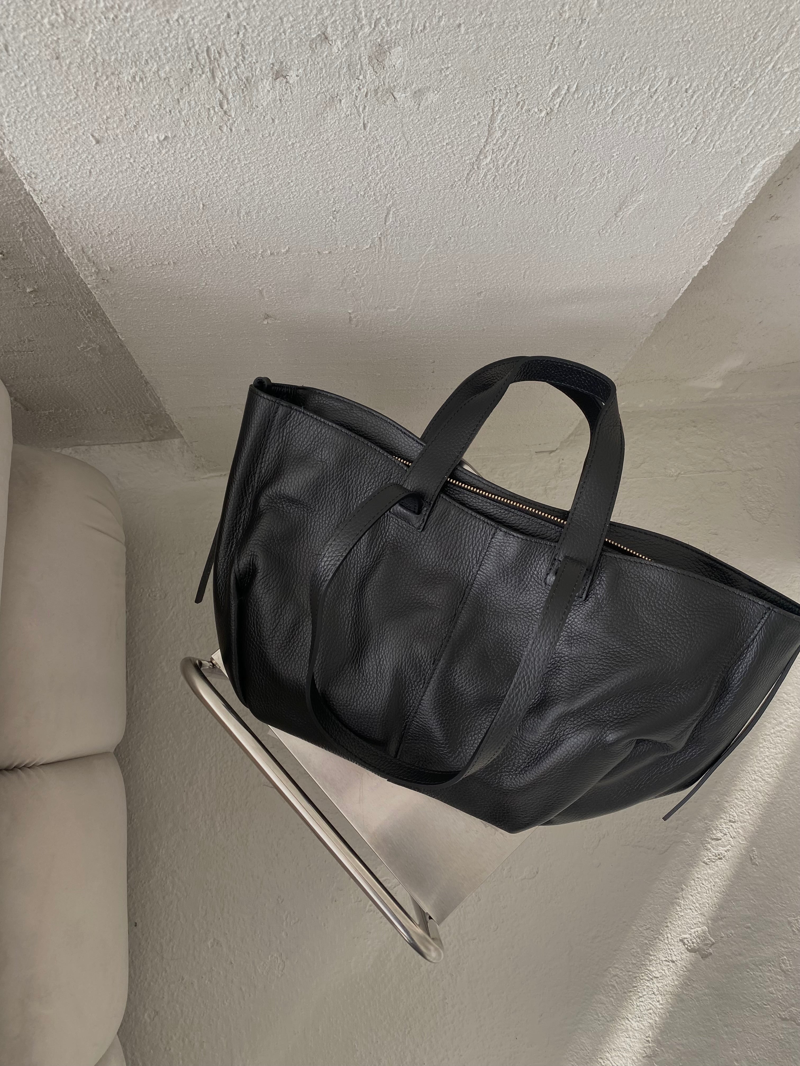 Natūralios odos rankinė „Luna Black“