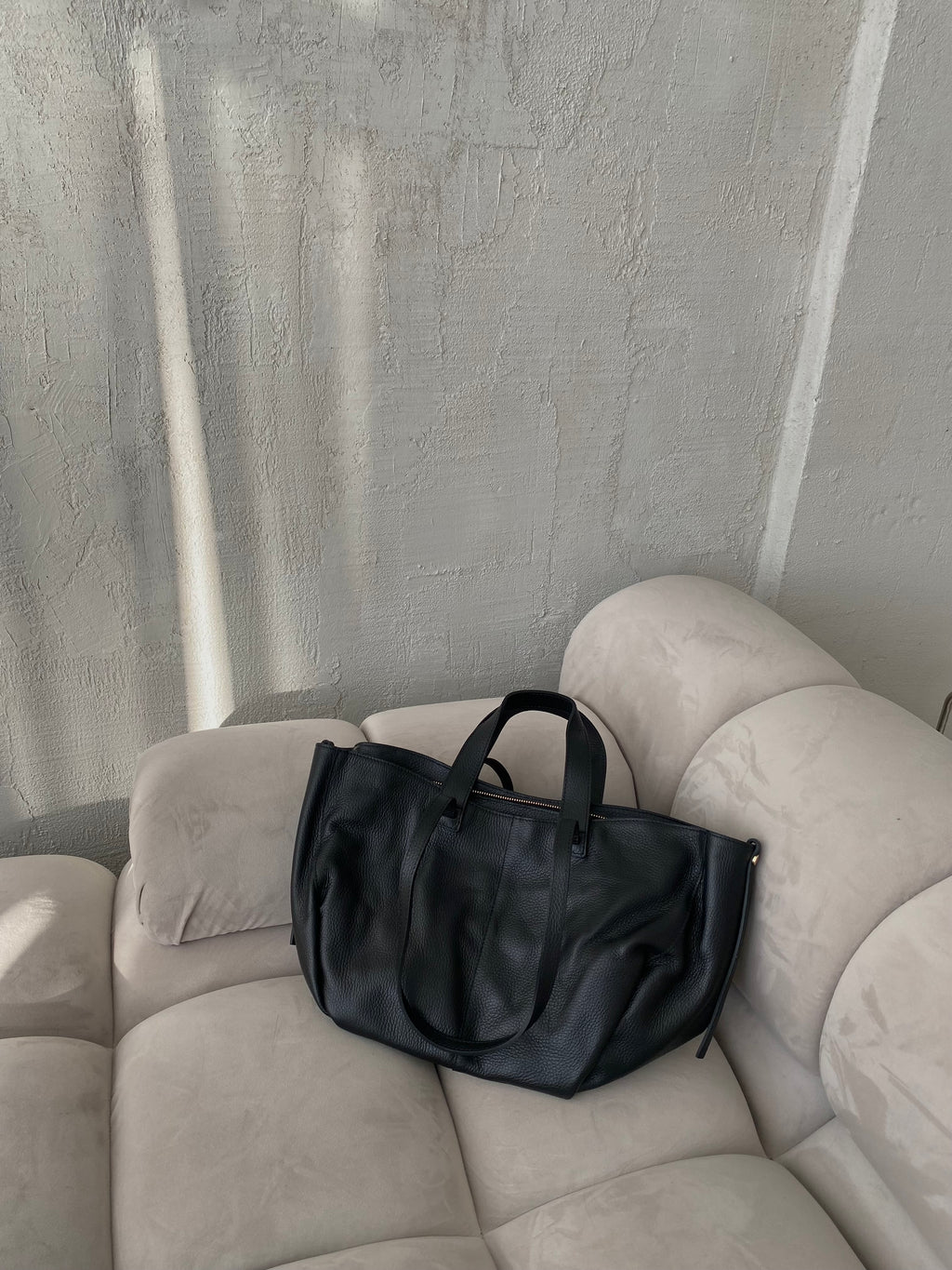 Natūralios odos rankinė „Luna Black“