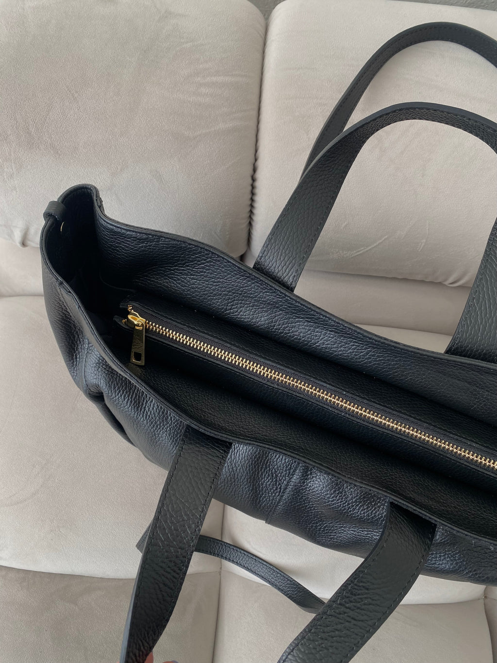 Natūralios odos rankinė „Luna Black“