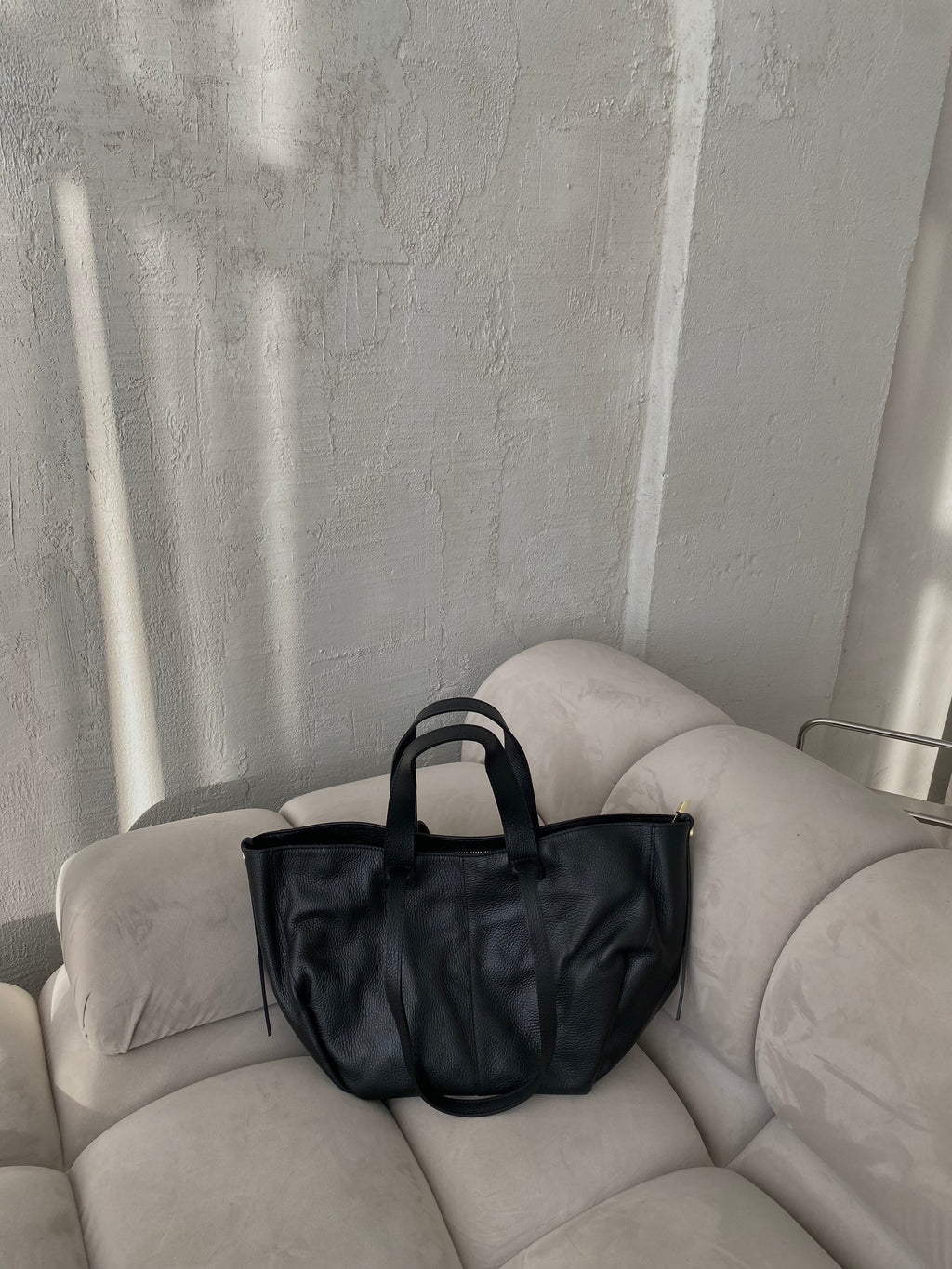 Natūralios odos rankinė „Luna Black“