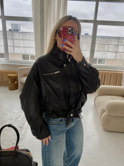 Juoda dirbtinės odos striukė su dirželiu „Valencia Belted Jacket“