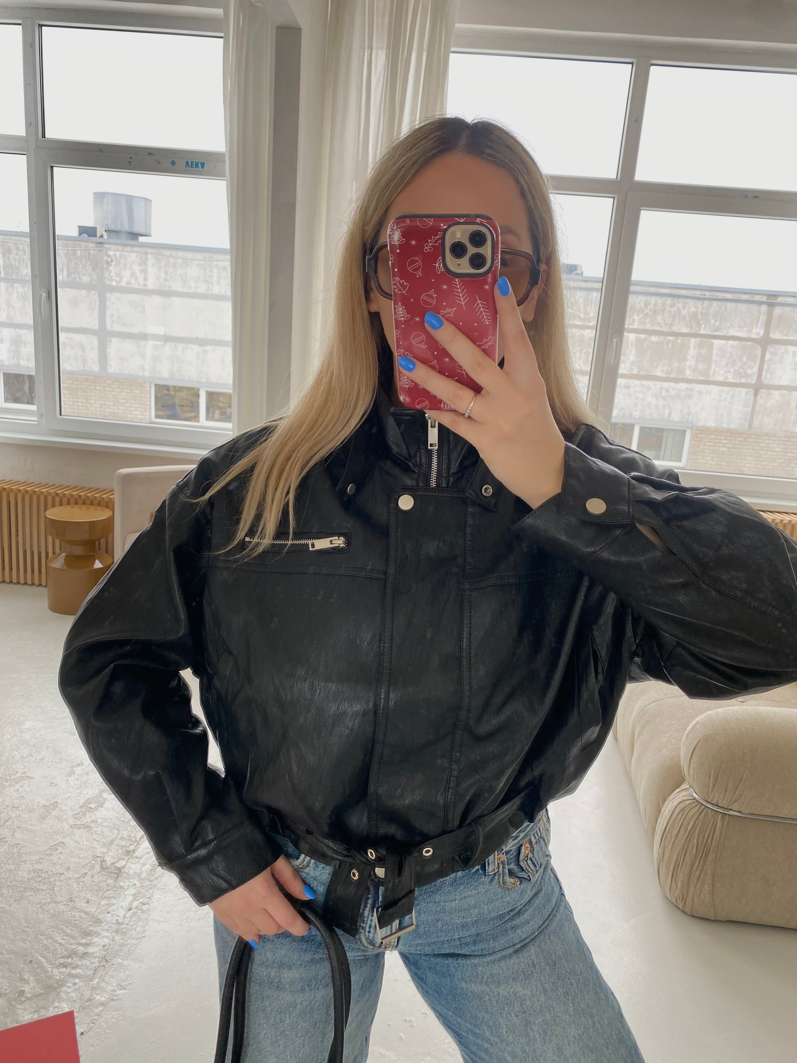 Juoda dirbtinės odos striukė su dirželiu „Valencia Belted Jacket“