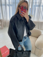 Juoda premium dirbtinės odos bomber tipo striukė „Noelle Luxe Bomber“