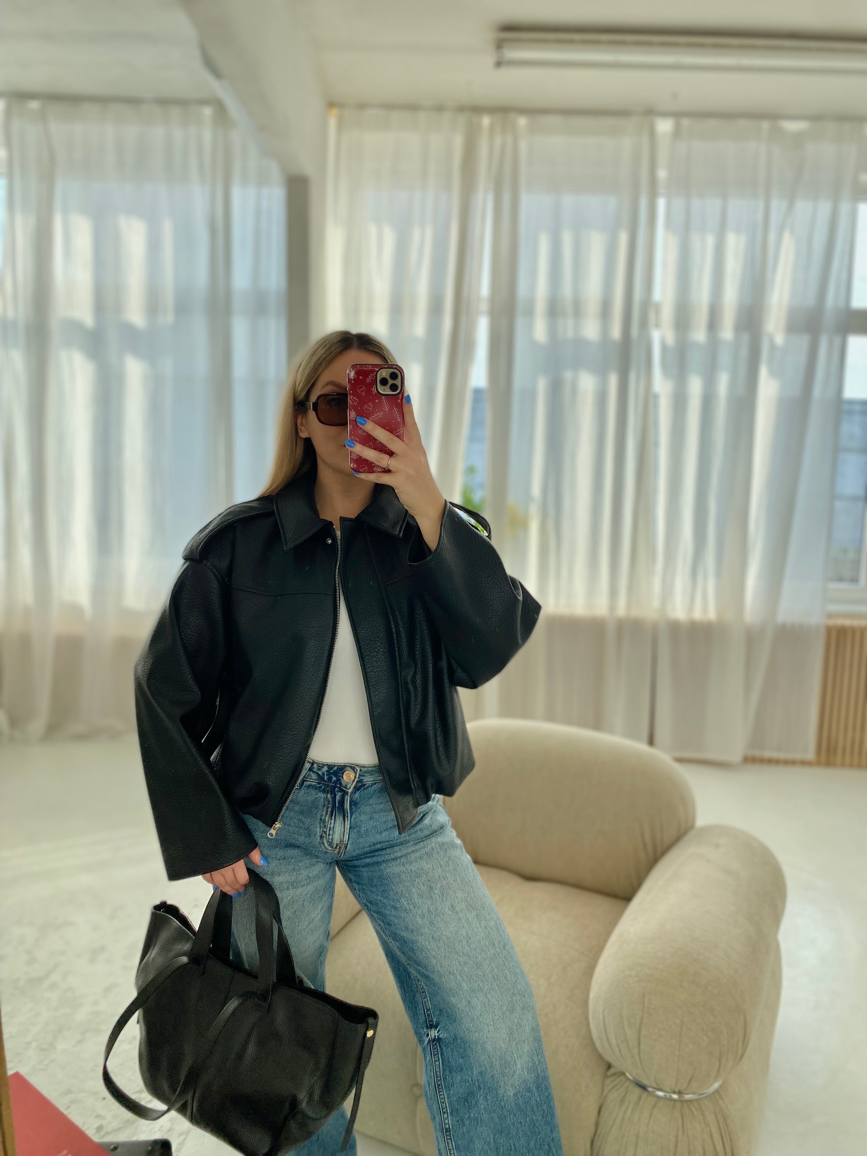 Juoda premium dirbtinės odos bomber tipo striukė „Noelle Luxe Bomber“