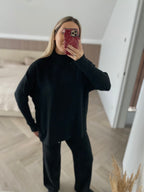 Juodas megztas laisvalaikio kostiumėlis “Black Knit Lounge Set”