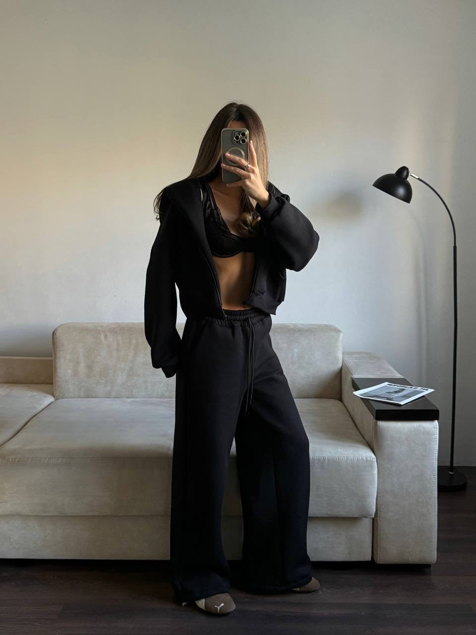 Juodas pašiltintas laisvalaikio komplektas su gobtuvu „Black Zip Hoodie Lounge Set“