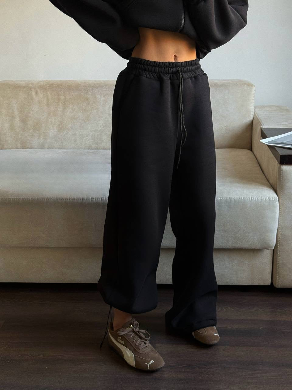 Juodas pašiltintas laisvalaikio komplektas su gobtuvu „Black Zip Hoodie Lounge Set“