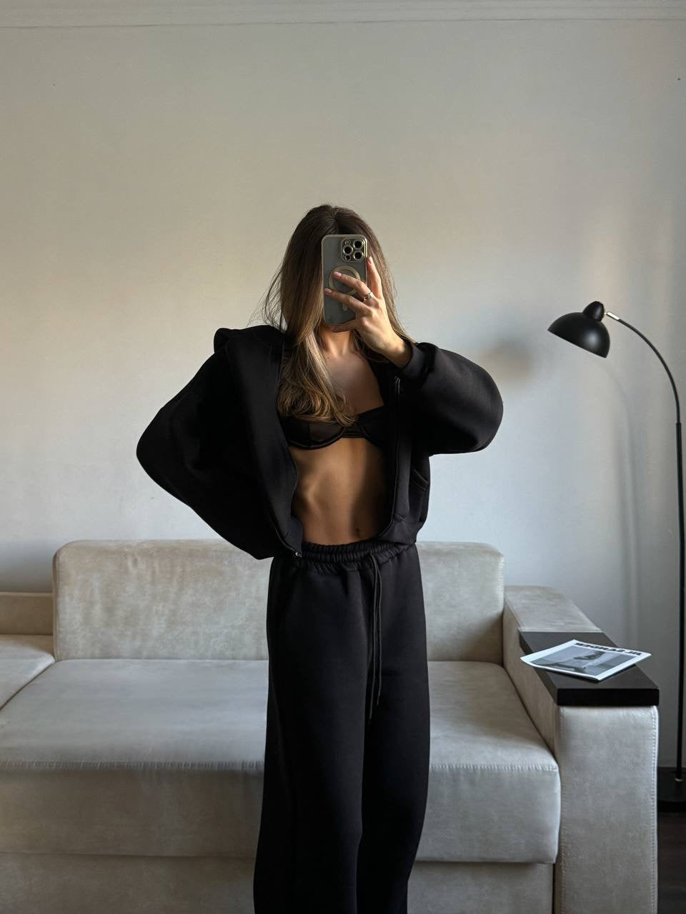 Juodas pašiltintas laisvalaikio komplektas su gobtuvu „Black Zip Hoodie Lounge Set“