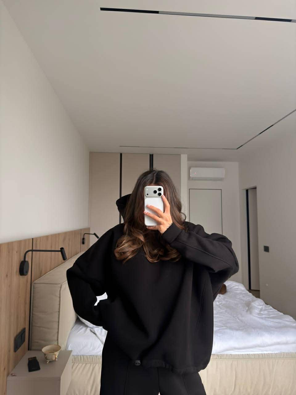 Juodas pašiltintas laisvalaikio komplektas su gobtuvu „Black Oversize Hoodie Lounge Set“