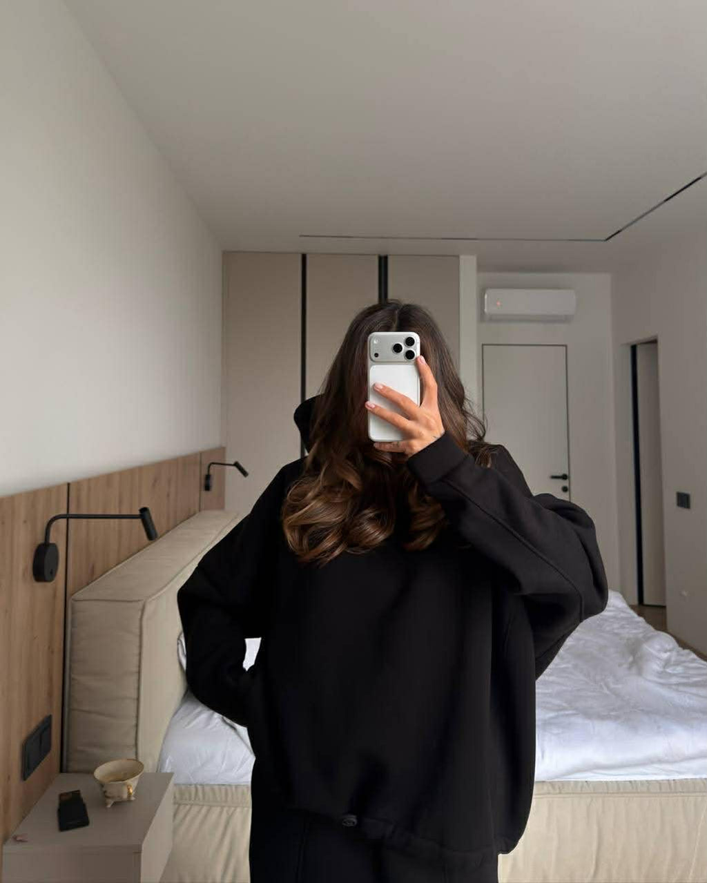 Juodas pašiltintas laisvalaikio komplektas su gobtuvu „Black Oversize Hoodie Lounge Set“