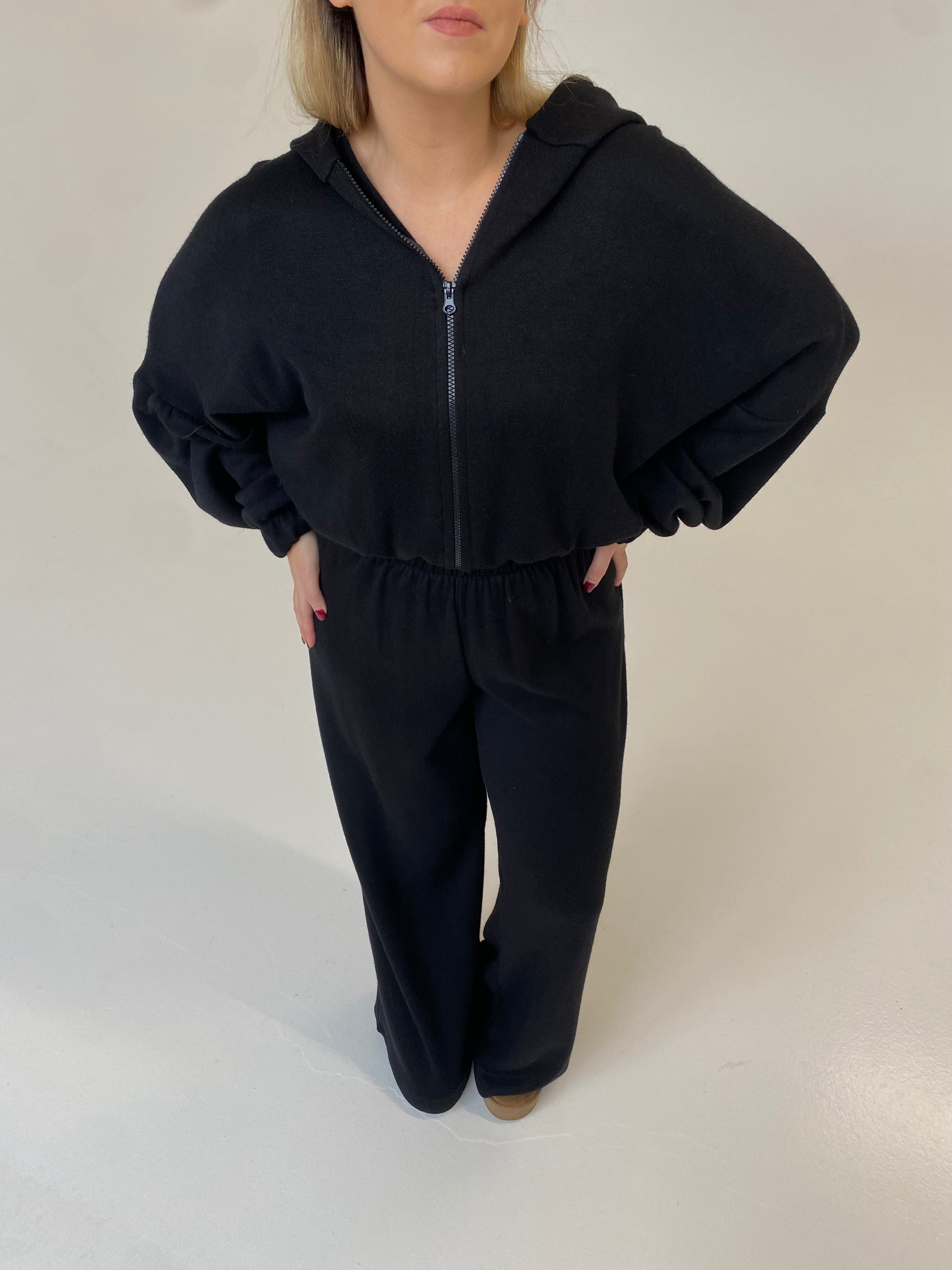 Šiltas megztas laisvalaikio komplektas su vilna “Wool Cozy Black Set”