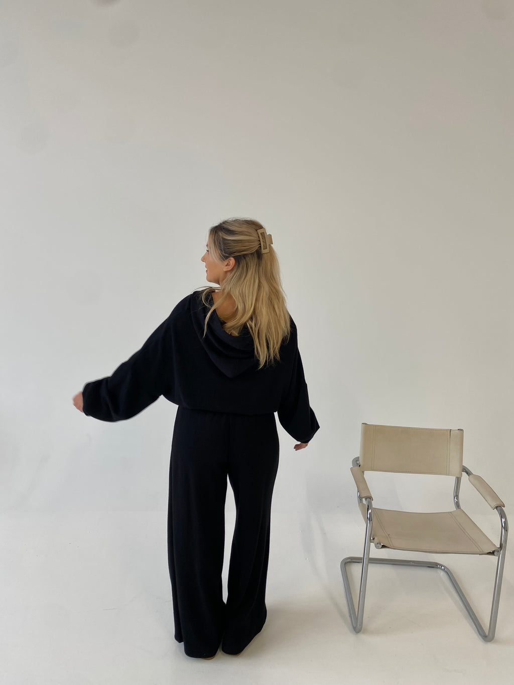 Šiltas megztas laisvalaikio komplektas su vilna “Wool Cozy Black Set”