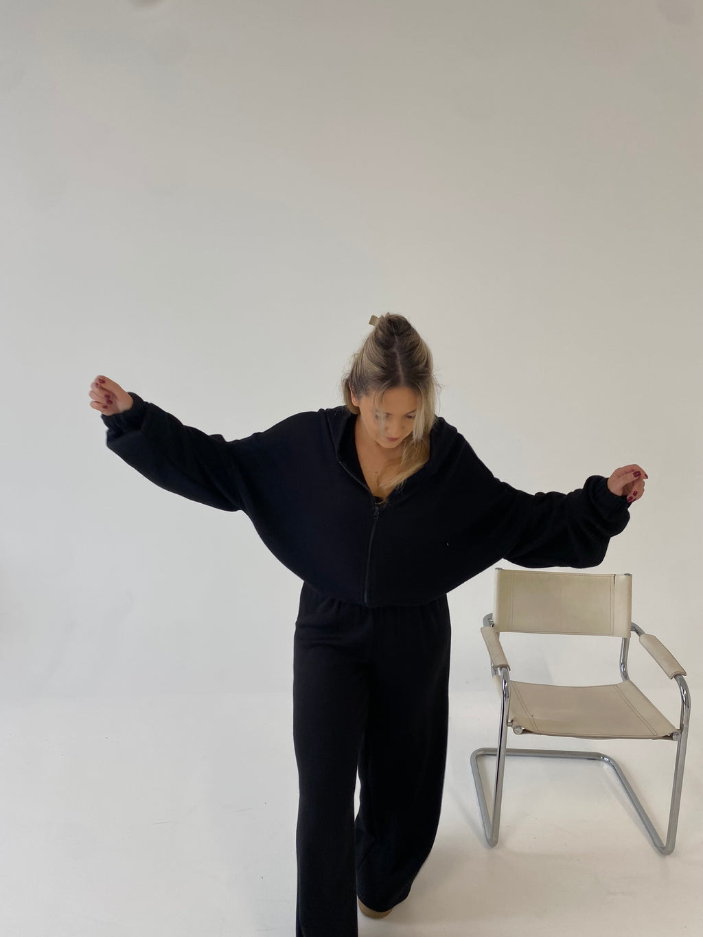 Šiltas megztas laisvalaikio komplektas su vilna “Wool Cozy Black Set”