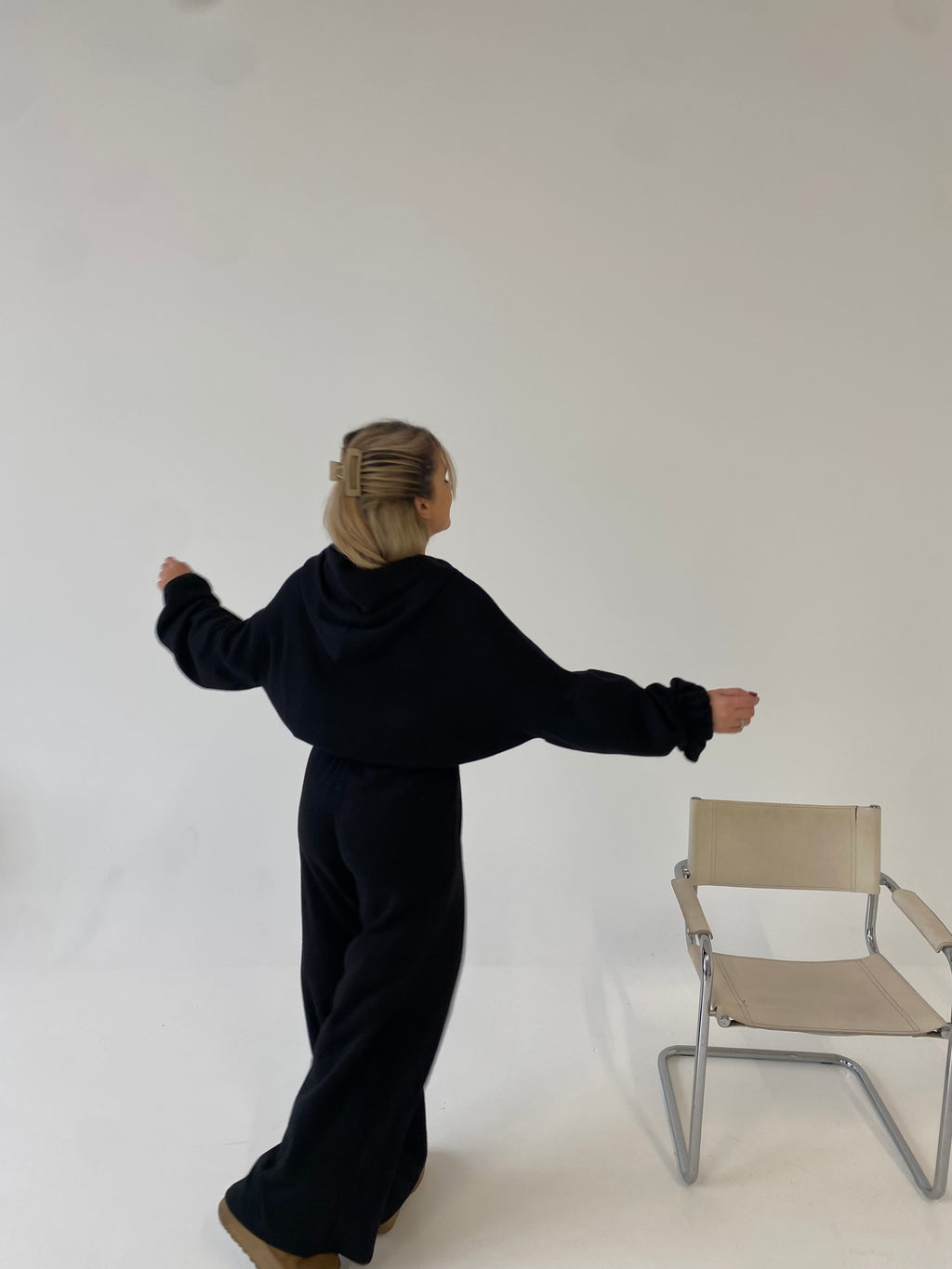 Šiltas megztas laisvalaikio komplektas su vilna “Wool Cozy Black Set”