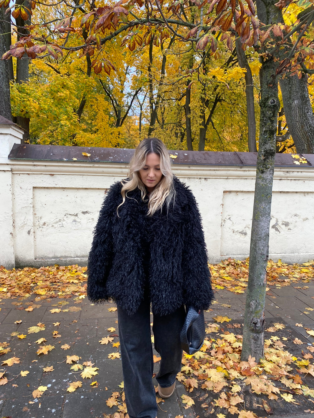 Dirbtiniai lamos kailiniai “Black Elegance”