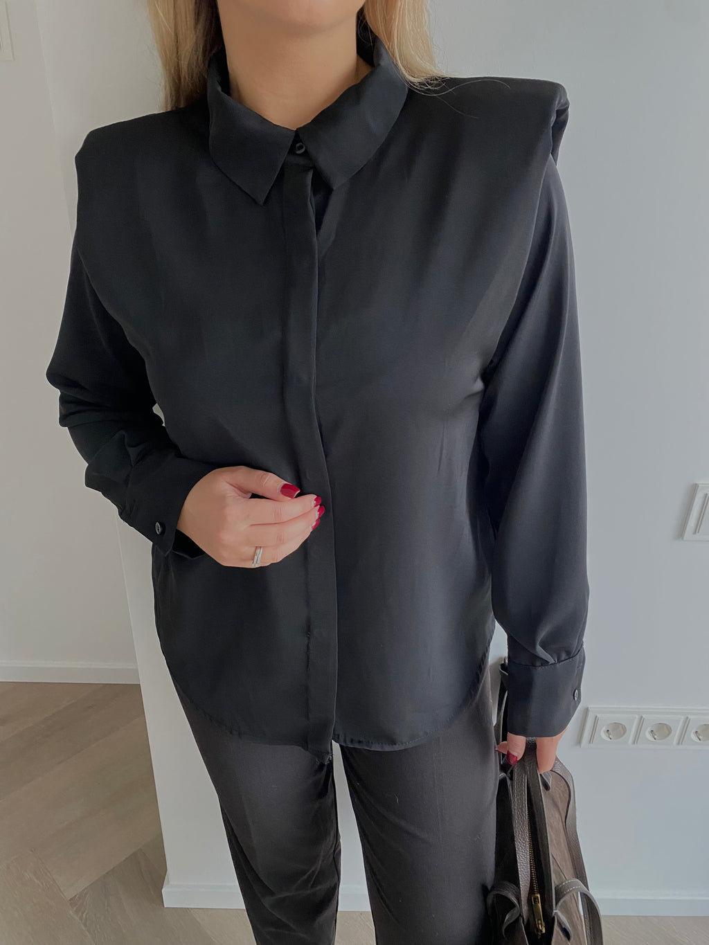 Juodi marškiniai su petukais “Power Shirt Black”