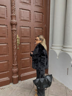 Juodi dirbtiniai oversize kailiniai “Black Glam Oversize”