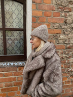 Kapučino šaliko ir kepurės komplektas su kašmyru “Cappuccino Pure Cashmere Set”