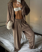 Karamelinis veliūrinis laisvalaikio komplektas „Caramel Velvet Comfort Set“