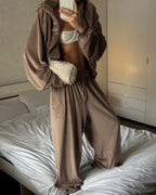 Karamelinis veliūrinis laisvalaikio komplektas „Caramel Velvet Comfort Set“