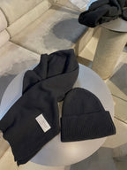 Juodas šaliko ir kepurės komplektas su kašmyru ir vilna (unisex) “Black Cashmere Wool Set”