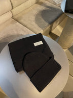 Juodas šaliko ir kepurės komplektas su kašmyru ir vilna (unisex) “Black Cashmere Wool Set”