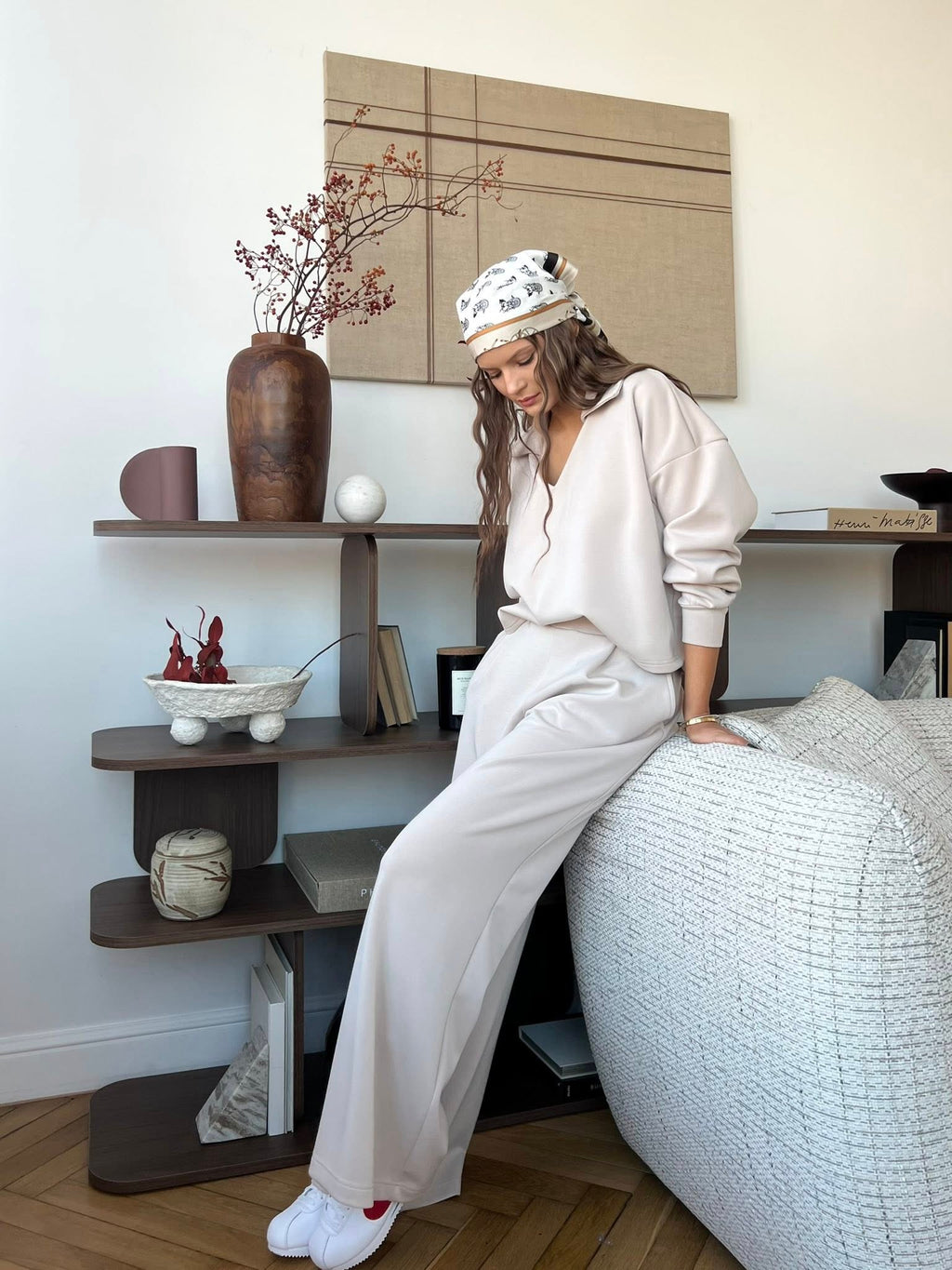 Laisvalaikio komplektas su polo tipo megztiniu – “Soft Polo Lounge Set – Cream”