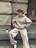 Kreminis oversized laisvalaikio kostiumas su gobtuvu “Cream Hoodie Oversize Set”