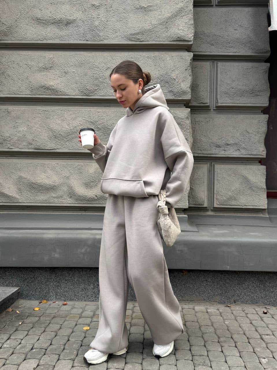 Kreminis oversized laisvalaikio kostiumas su gobtuvu “Cream Hoodie Oversize Set”