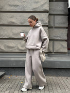 Kreminis oversized laisvalaikio kostiumas su gobtuvu “Cream Hoodie Oversize Set”