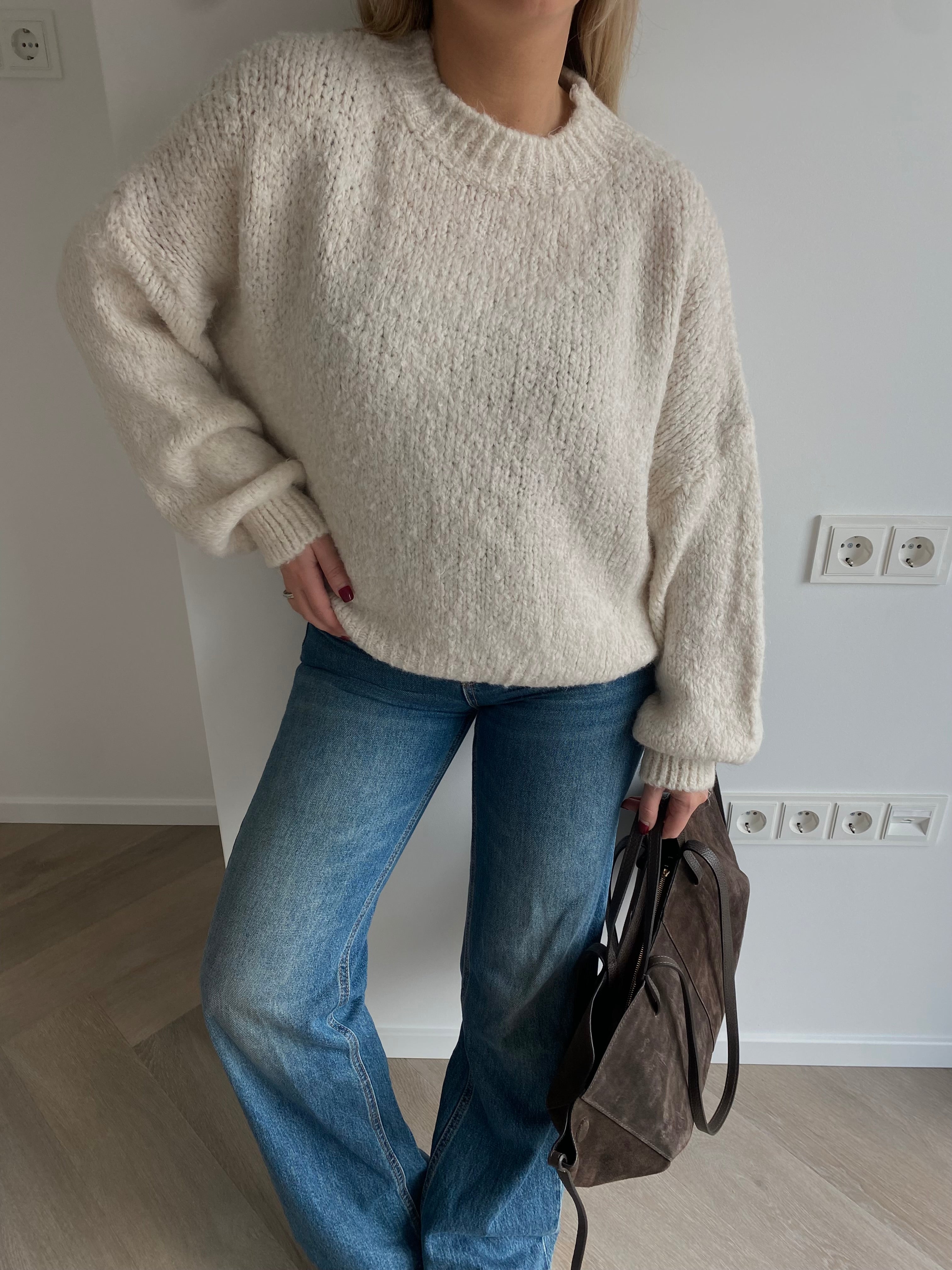 Kreminis megztinis oversize su lanos vilna “Cream Wool Oversize Knit”