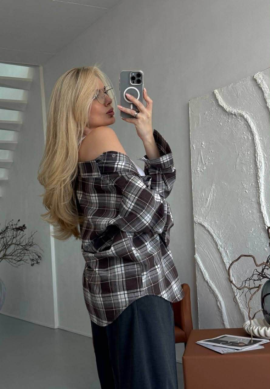 Rudi su baltu oversize languoti marškiniai „Novera Check Shirt“