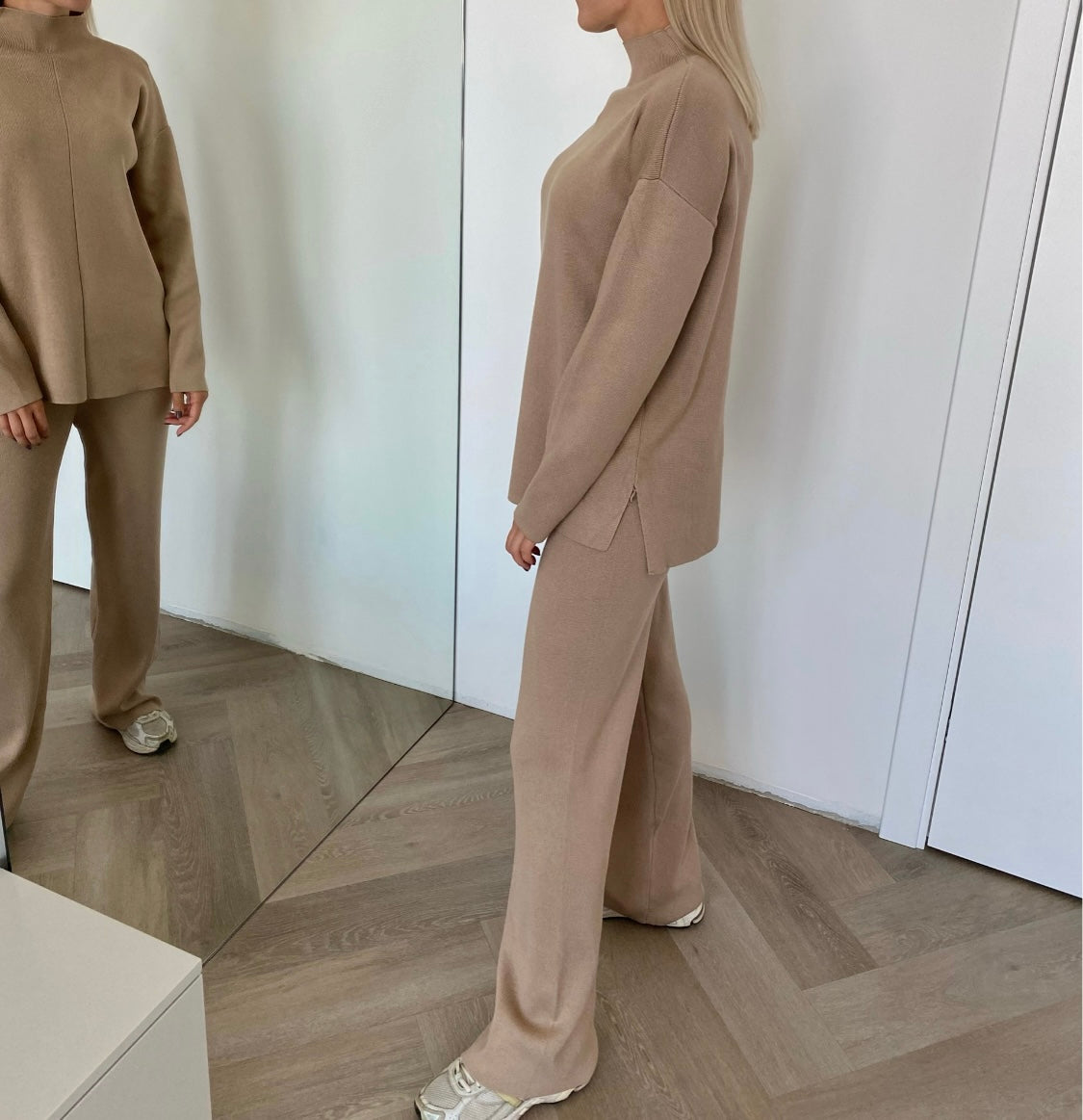 Beige viskozės ir medvilnės kostiumėlis “Beige Soft Blend Set”