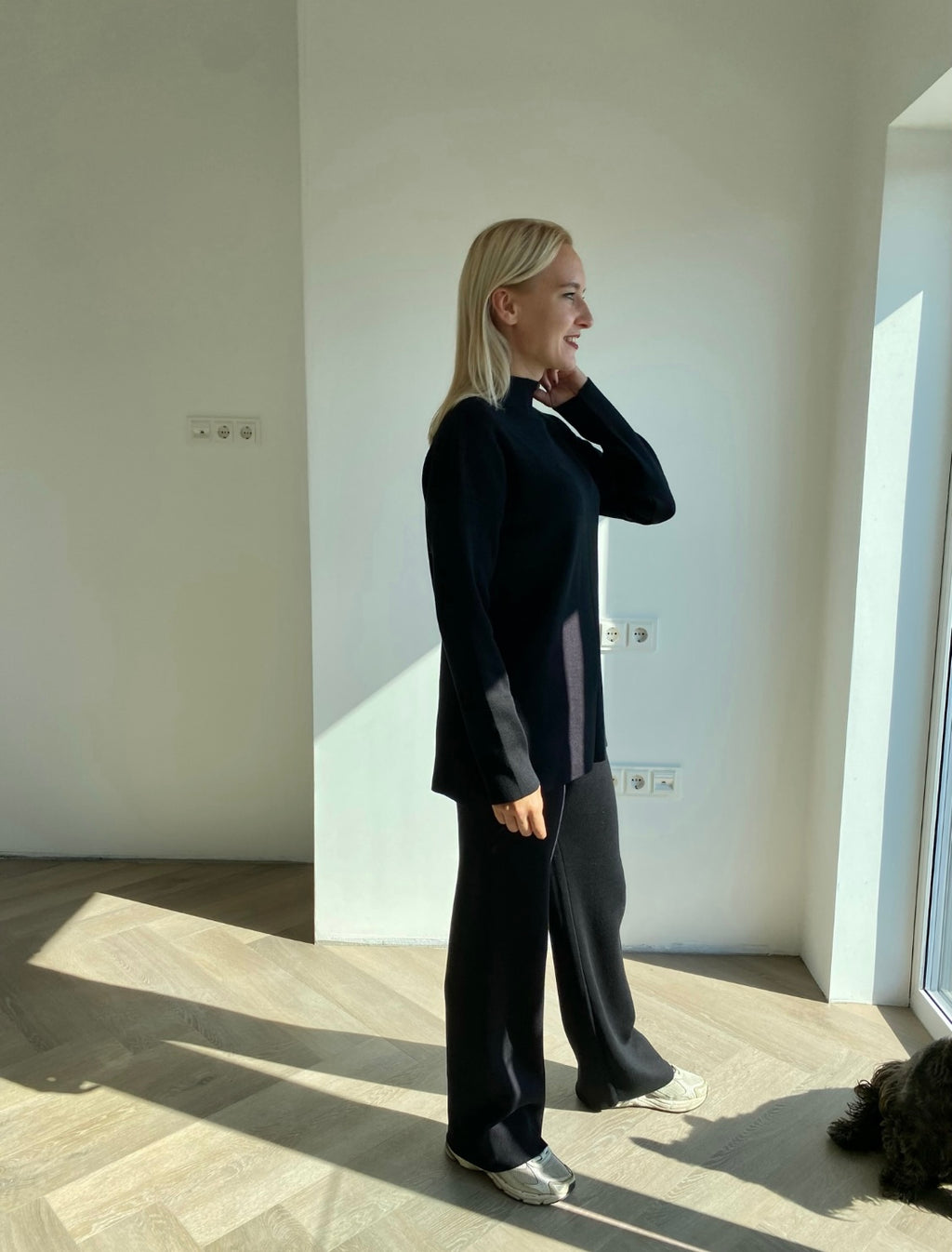 Juodas viskozės ir medvilnės kostiumėlis – “Black Soft Blend Set”