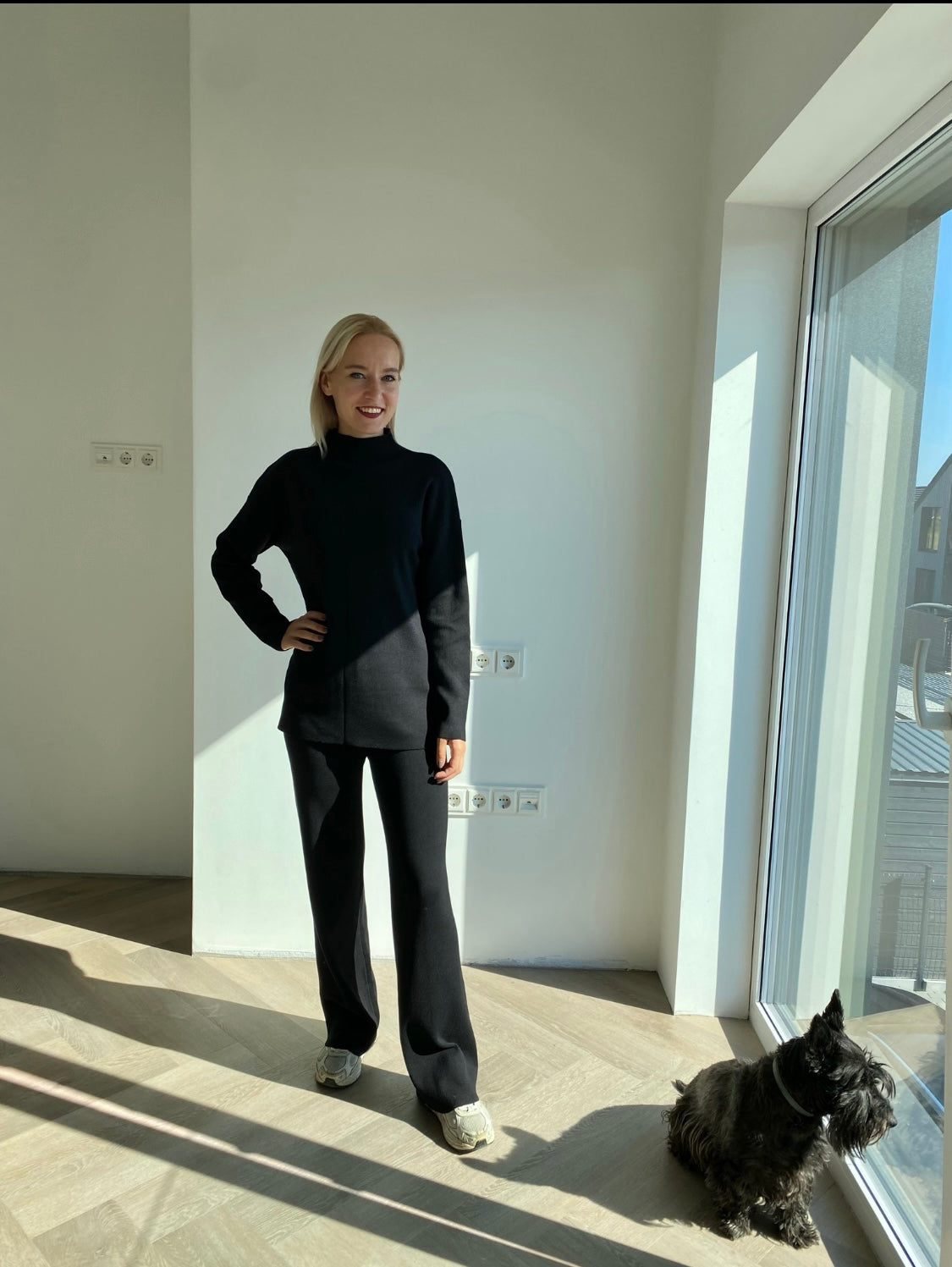 Juodas viskozės ir medvilnės kostiumėlis – “Black Soft Blend Set”