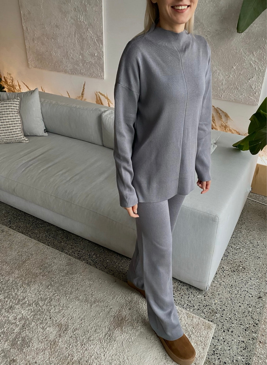 Pilkas viskozės ir medvilnės kostiumėlis “Grey Soft Blend Set”