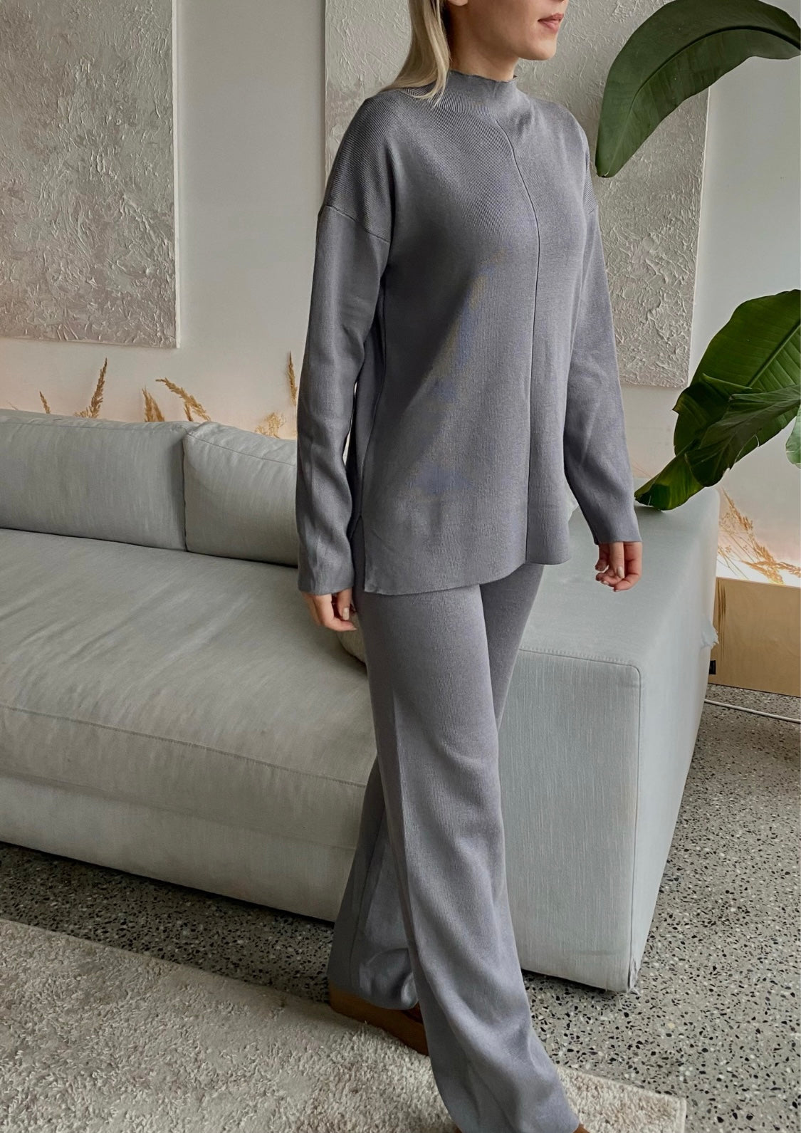 Pilkas viskozės ir medvilnės kostiumėlis “Grey Soft Blend Set”