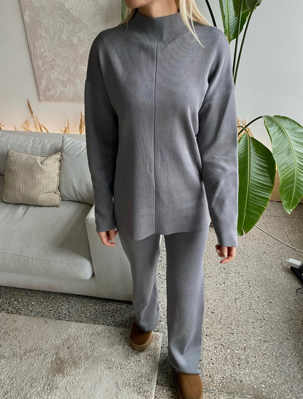 Pilkas viskozės ir medvilnės kostiumėlis “Grey Soft Blend Set”