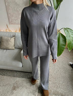 Pilkas viskozės ir medvilnės kostiumėlis “Grey Soft Blend Set”