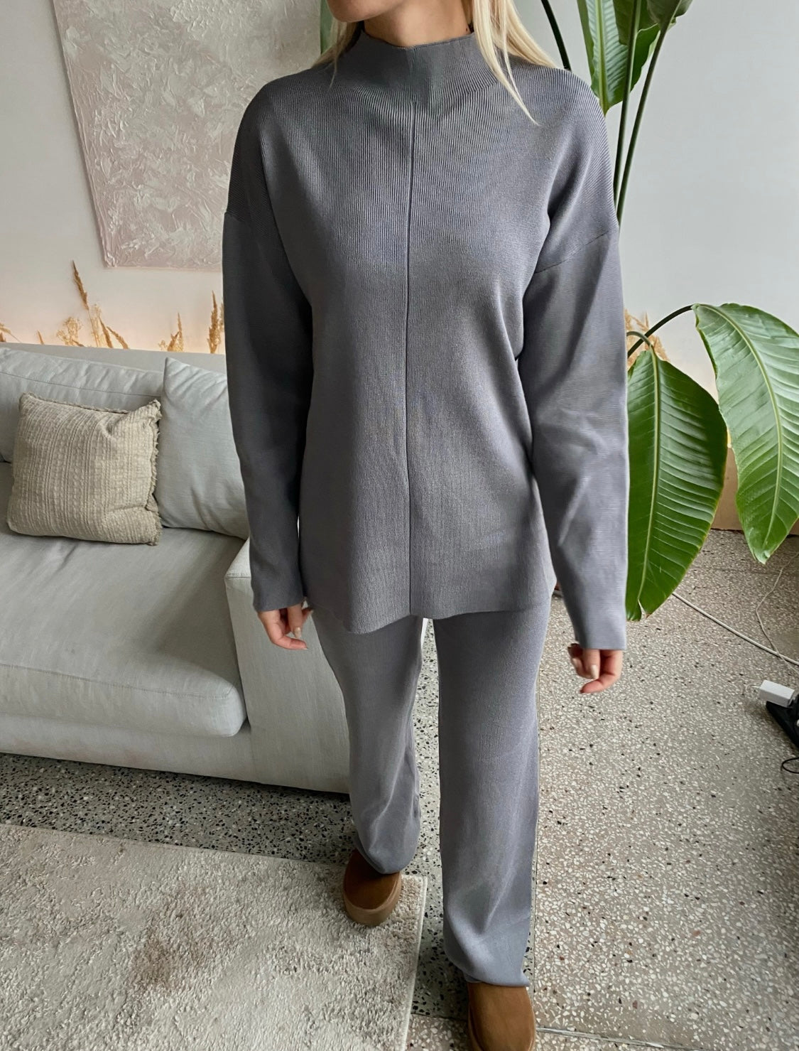 Pilkas viskozės ir medvilnės kostiumėlis “Grey Soft Blend Set”