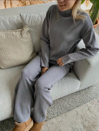 Pilkas viskozės ir medvilnės kostiumėlis “Grey Soft Blend Set”