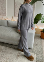 Pilkas viskozės ir medvilnės kostiumėlis “Grey Soft Blend Set”