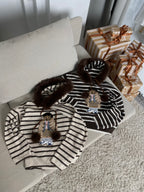 Šiltas šviesus dryžuotas megztinis su kailiuku ant gobtuvo “Teddy Cozy Stripe Hoodie – Light”